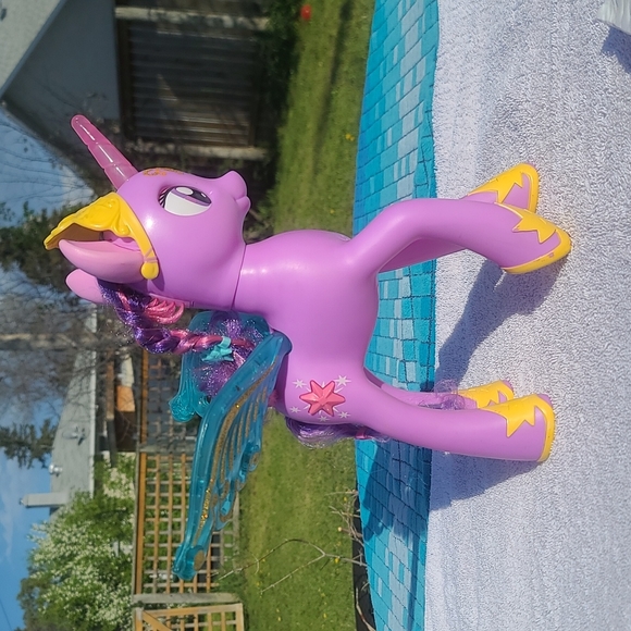 MY LITTLE PONY PRINCESS TWILIGHT SPARKLE 15" TALL TALKING FIGURE LIGHTS UP MOVES - Picture 4 of 8
